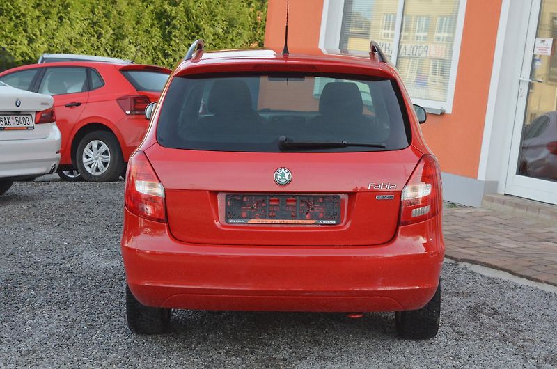 Škoda Fabia (2012) 1.2 TSi 63kW AMBITION / ALU - fotka 5 z 29