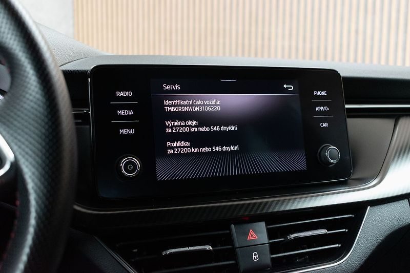 Škoda Kamiq 1.0 TSI MonteCarlo*TAŽNÉ*ČR 1M - fotka 34 z 44