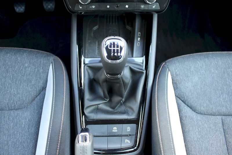Škoda Kamiq (2024) Top Selection 1.0TSI / 85kW 6° - fotka 17 z 24