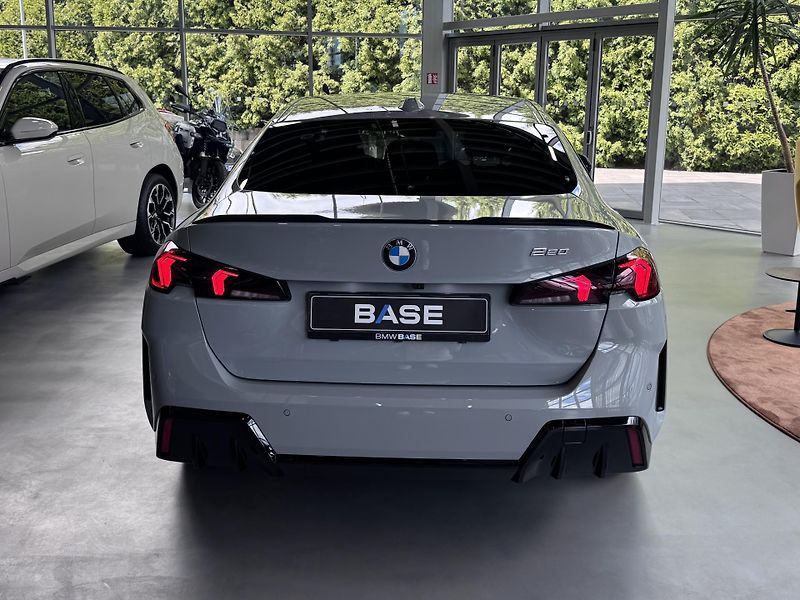 BMW Řada 2 220i Gran Coupe M-Sport - fotka 4 z 20
