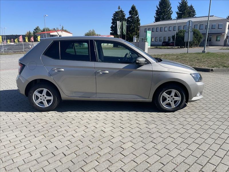 Škoda Fabia 1,2 TSi 66kw Style Klima ESP V - fotka 33 z 34