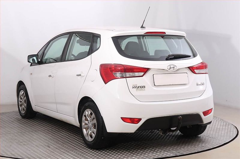 Hyundai ix20 (2017) 1.4 CVVT, Serv.kniha - fotka 4 z 15