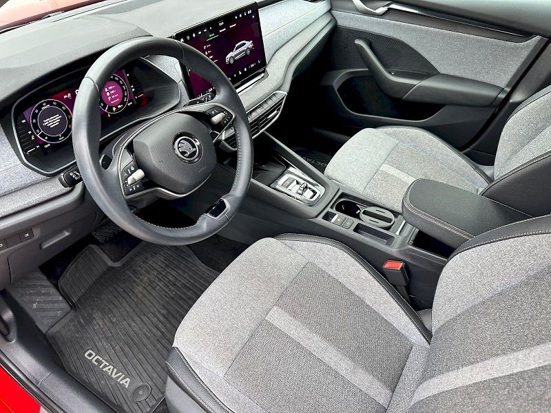 Škoda Octavia (2024) 1.5 TSI 110kW MHEV Top Selecti - fotka 6 z 25