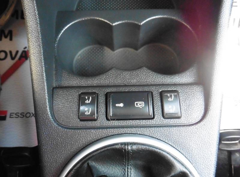 Škoda Fabia Combi 1,4i 16V Elegance, Vyhř. - fotka 12 z 14