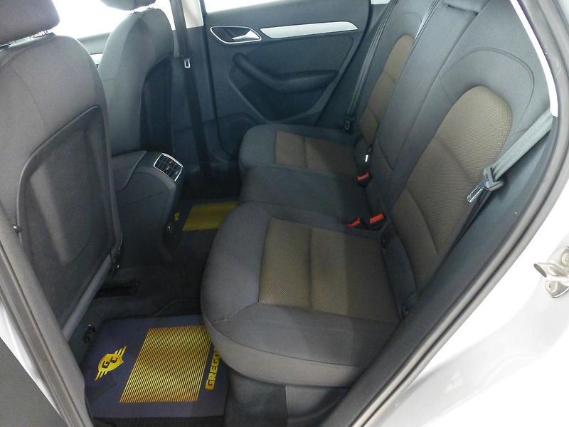 Audi Q3 (2012) 2,0TSI-125KW*NAVI**PARK.S**4X4 - fotka 13 z 26