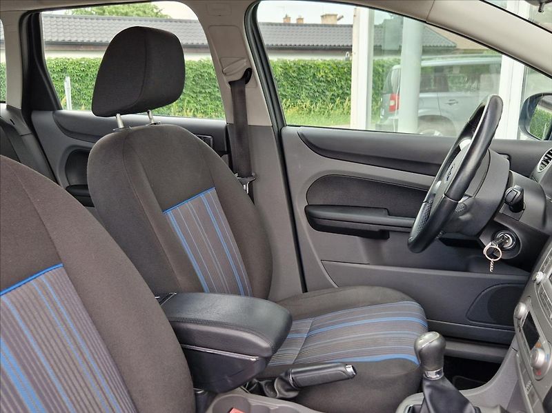 Ford Focus 1,6 TDCi NOVÉTURBO SERVI TAŽNÉ - fotka 13 z 29