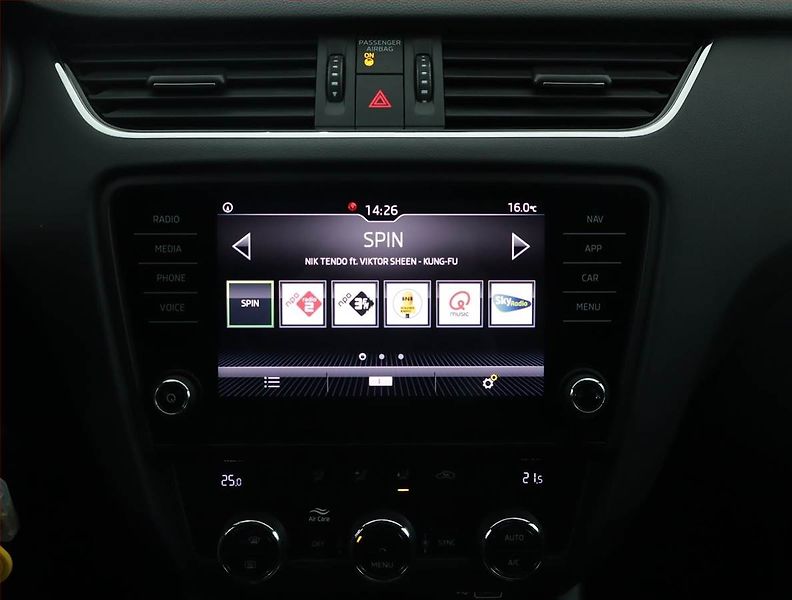 Škoda Octavia (2020) 1.5 TSI, Navi, Tempomat - fotka 12 z 15