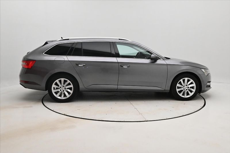 Škoda Superb 2,0 TDI 110 kW DSG Style Záruk - fotka 4 z 31