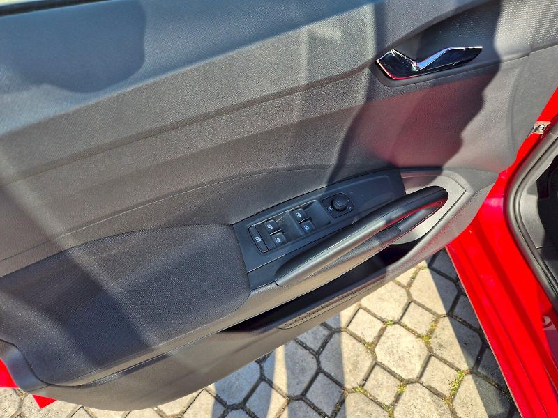 Škoda Fabia (2025) Selection 1.0 MPI 59 kW 5°manu - fotka 11 z 27