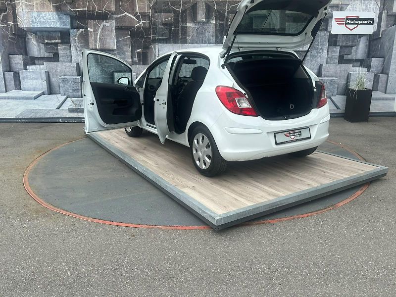 Opel Corsa (2010) 1.2i,63KW,TEMPOMAT,111 EDITION - fotka 9 z 24