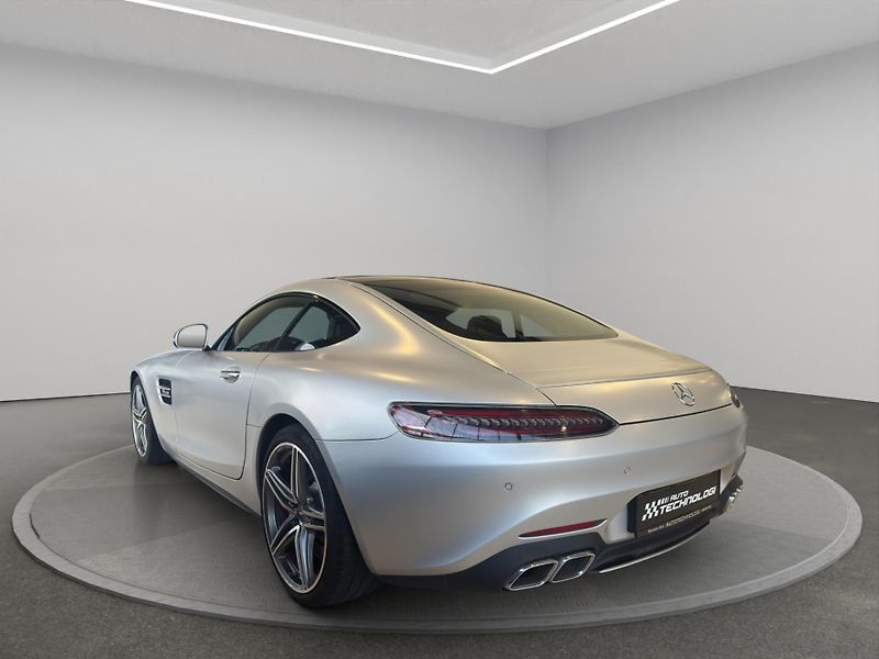 Mercedes-Benz AMG GT (2019) Mercedes S - fotka 7 z 25