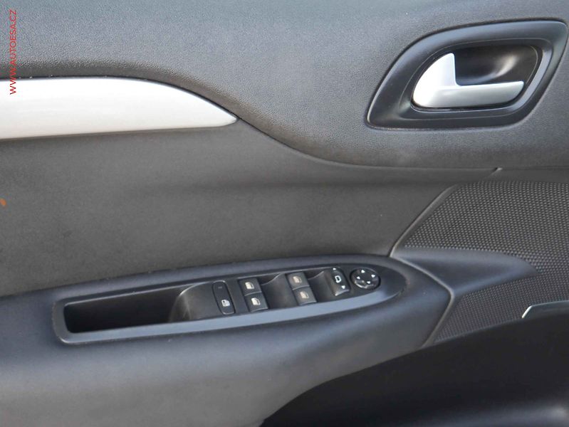 Citroën C4 (2013) 1.6 i - fotka 14 z 15