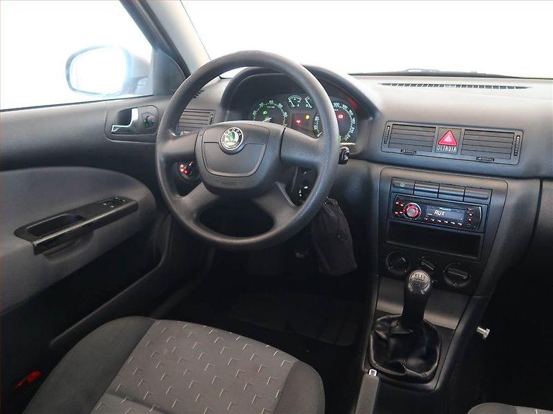 Škoda Octavia (2010) 1.6, po STK, jezdí výborně - fotka 7 z 12