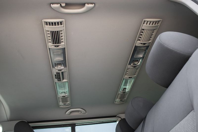 Volkswagen Caravelle 4Motion 2.0 BITDI - fotka 33 z 40