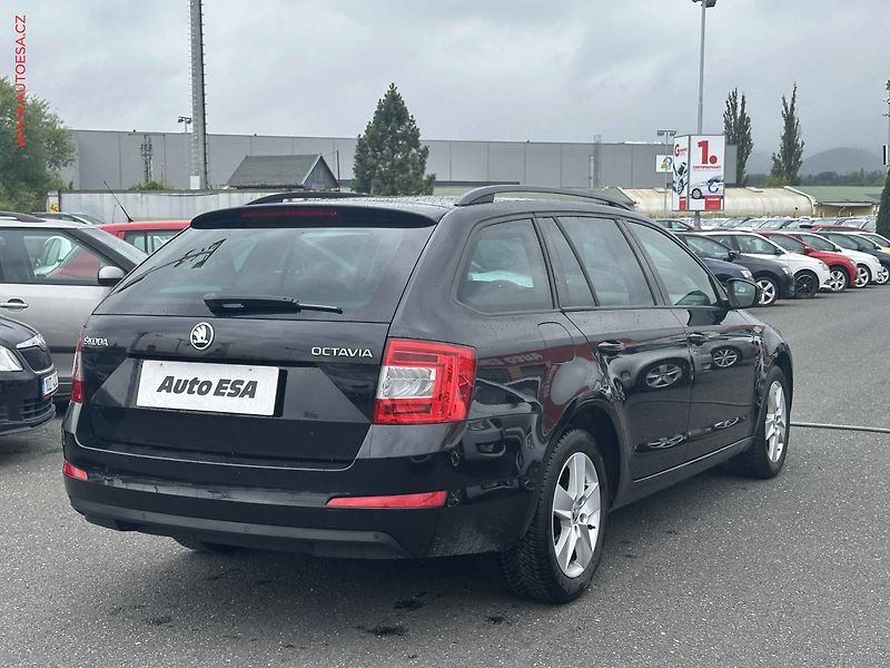 Škoda Octavia (2015) 1.2 TSi, Ambition, park. - fotka 4 z 16