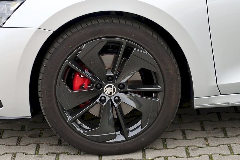 Škoda Octavia (2023) RS 2.0 TDI 147 kW DSG - fotka 10 z 27