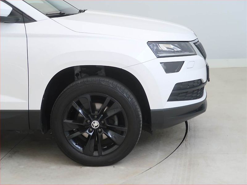 Škoda Karoq (2019) 1.0 TSI - fotka 13 z 16