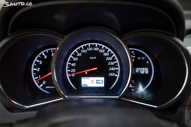 Nissan Murano 2.5 DCI 140 kW 4X4 - fotka 11 z 35