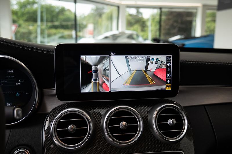 Mercedes-Benz Třídy C C63 S AMG Burmester/360/Pano - fotka 14 z 22
