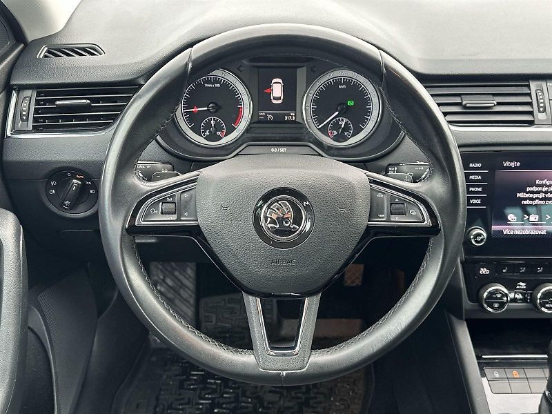 Škoda Octavia (2018) Combi 2.0 TDI DSG Style - fotka 6 z 29