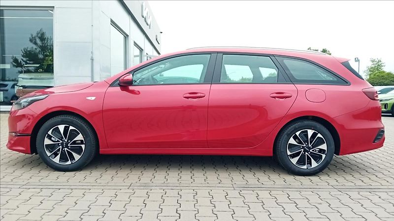 Kia Ceed 1,5 SW T-GDi 7DCT SPIN - fotka 7 z 13