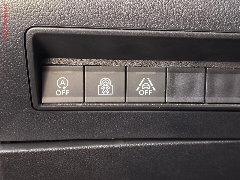 Opel Combo (2019) 1.5CDTi, Life, navi, panor - fotka 23 z 25