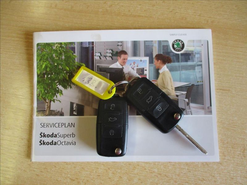 Škoda Octavia 1,4 i, klimatizace, servis, - fotka 27 z 36