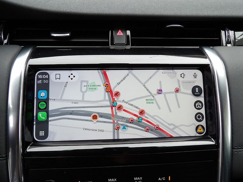 Land Rover Discovery Sport D150 S AWD A/T 7míst Tažné DPH - fotka 10 z 35