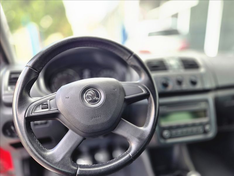 Škoda Fabia 1.2TSi*ALU*2 x SADY PNEU - fotka 13 z 16