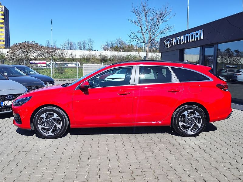 Hyundai i30 1.0 T-GDi/74kW Style DCT MHEV - fotka 8 z 36