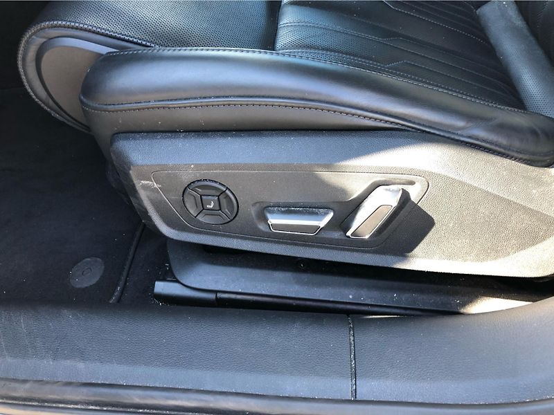 Audi A6 Avant 3,0 TDI Quattro - fotka 28 z 30