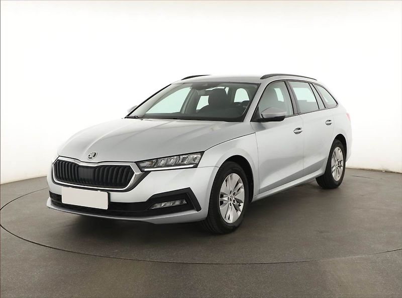 Škoda Octavia (2021) 2.0 TDI, Tempomat - fotka 2 z 20