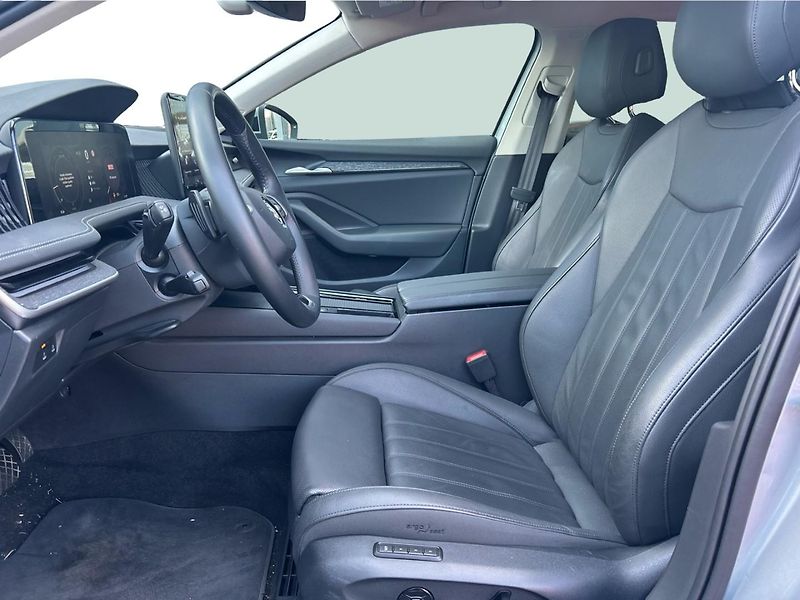 Škoda Superb COMBI SELEC TS 110/1.5 A7F - fotka 11 z 25