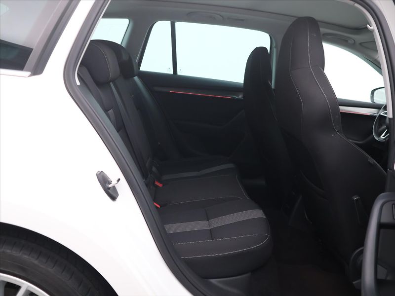 Škoda Octavia 1,5 TSI 110kW DSG Style LED - fotka 13 z 29