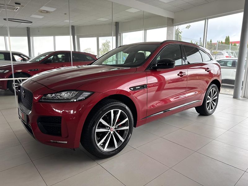 Jaguar F-Pace 20d AWD*AUT*R-SPORT*REZERVACE! - fotka 2 z 39