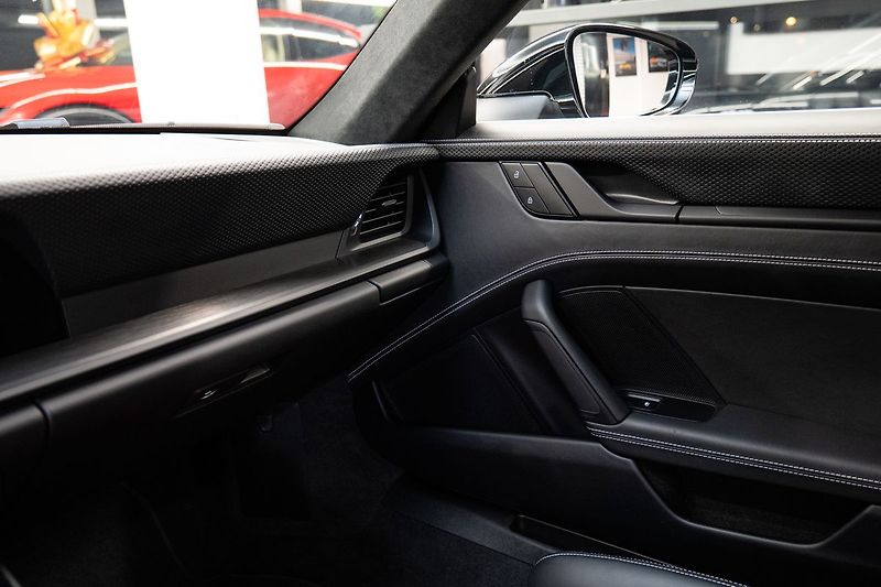 Porsche 911 GT3 Touring /LIFT/PCCB/LED - fotka 16 z 20