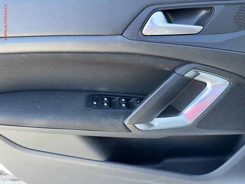 Peugeot 308 (2017) 1.6 D, ČR, AC, temp - fotka 11 z 21
