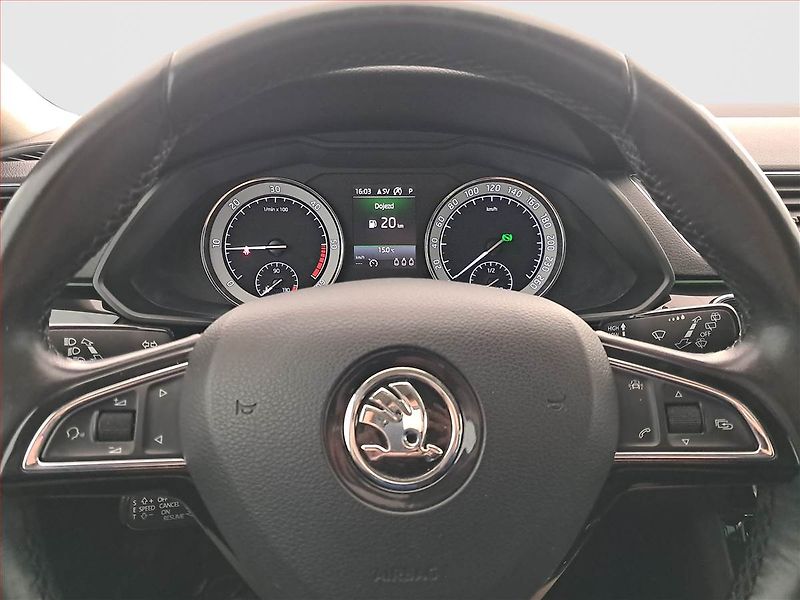 Škoda Superb (2017) Laurin&Klement 2.0 TDI 4x4 - fotka 16 z 16
