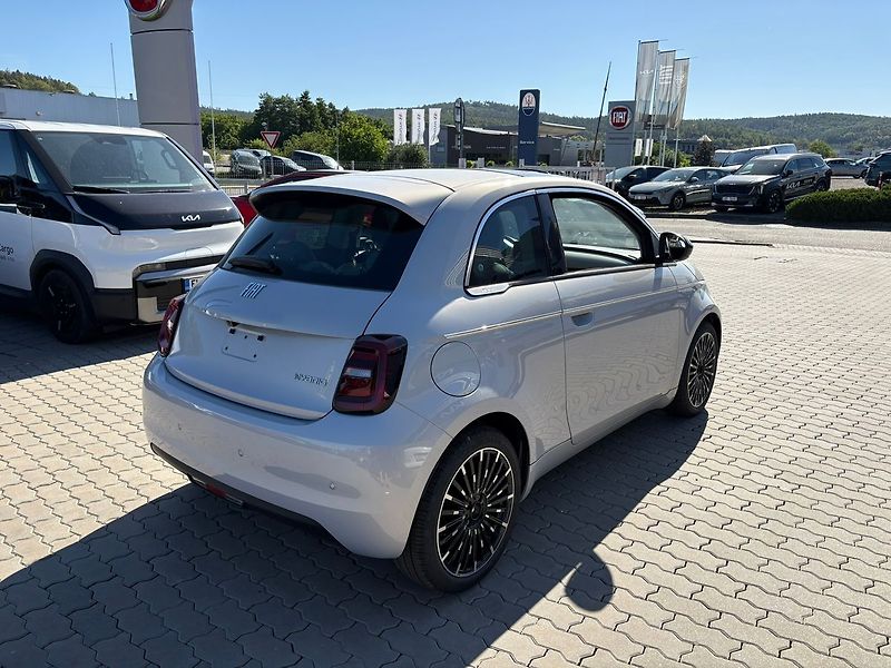 Fiat 500 (2026) Hybrid La Prima HB 1.0 BSG 65k - fotka 7 z 11