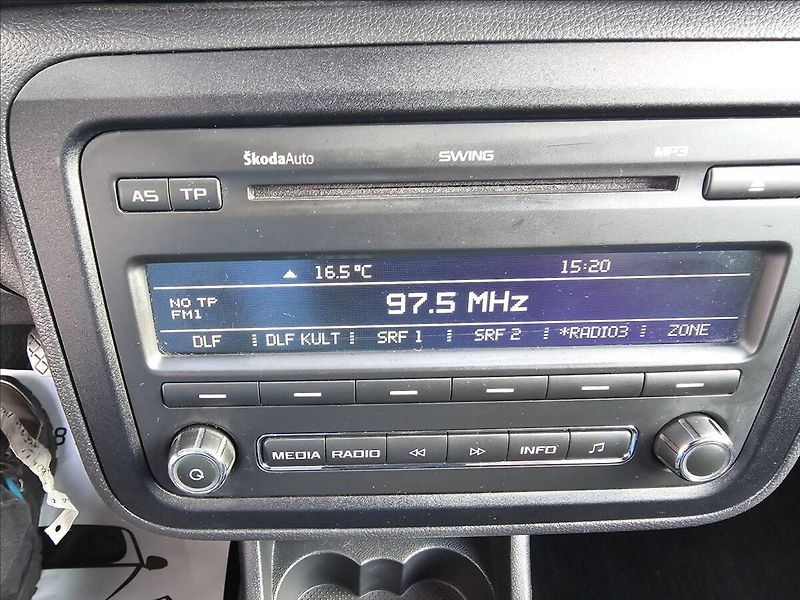 Škoda Fabia II 1,2TSi 77KW Ambiente - fotka 19 z 42