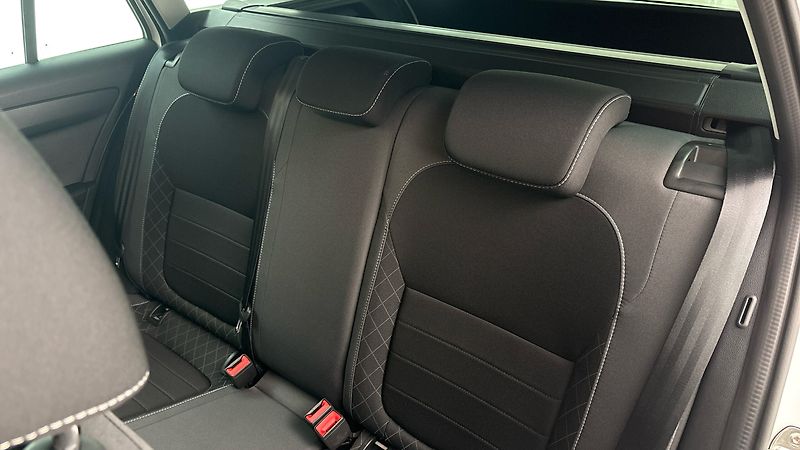 Škoda Fabia 1.0 TSI Ambition Combi - fotka 16 z 23