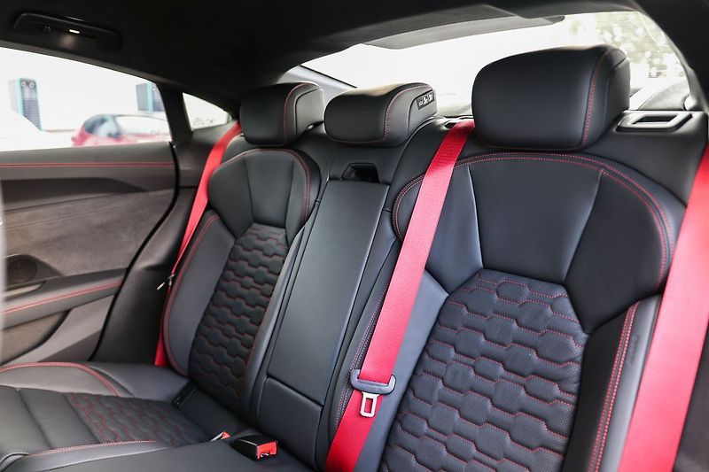 Audi Ostatní Laser, B&O, natáčení kol, masá - fotka 19 z 30
