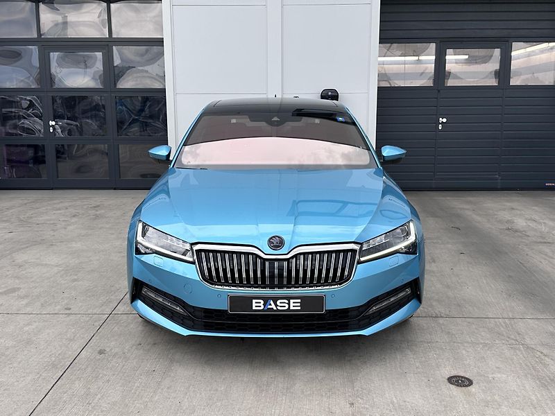 Škoda Superb 2.0TDi L&K 4x4 DSG Blue Ocean - fotka 27 z 27