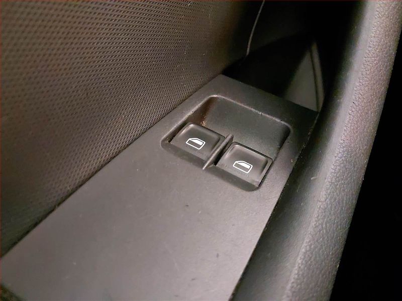 Škoda Rapid (2013) Ambition Plus 1.2 TSI, ČR - fotka 17 z 18