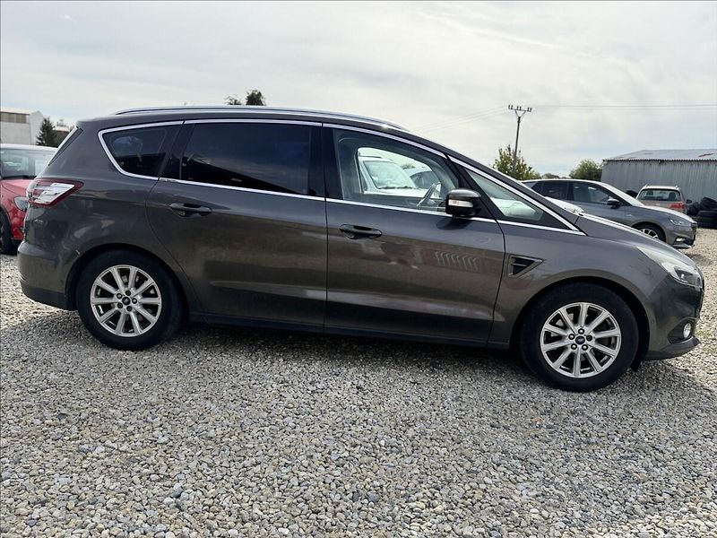 Ford S-MAX 2,0 TDCI 110kW NAVI +SADA KOL - fotka 4 z 27