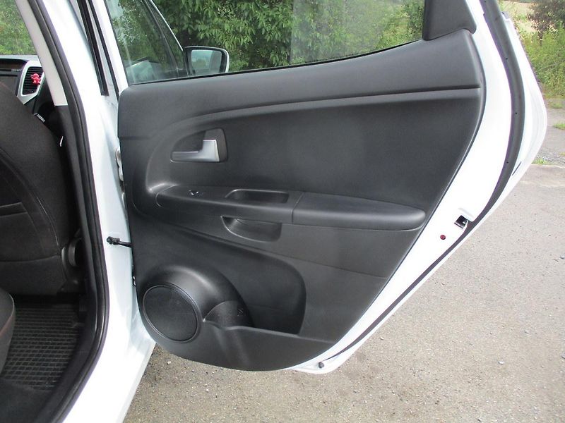 Kia Venga 1.6i 91kW AUTOMAT*NAVI*VÝHŘEV - fotka 33 z 50