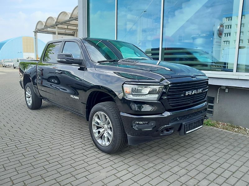 Dodge RAM (2024) 1500, 5.7 V8  Laramie - fotografie inzerátu