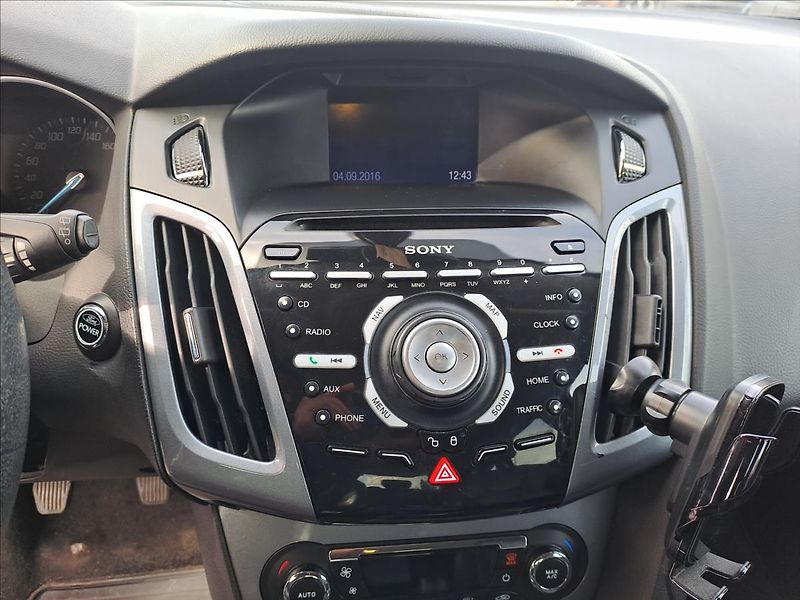 Ford Focus 1,6 EcoBoost 110kw - fotka 14 z 17