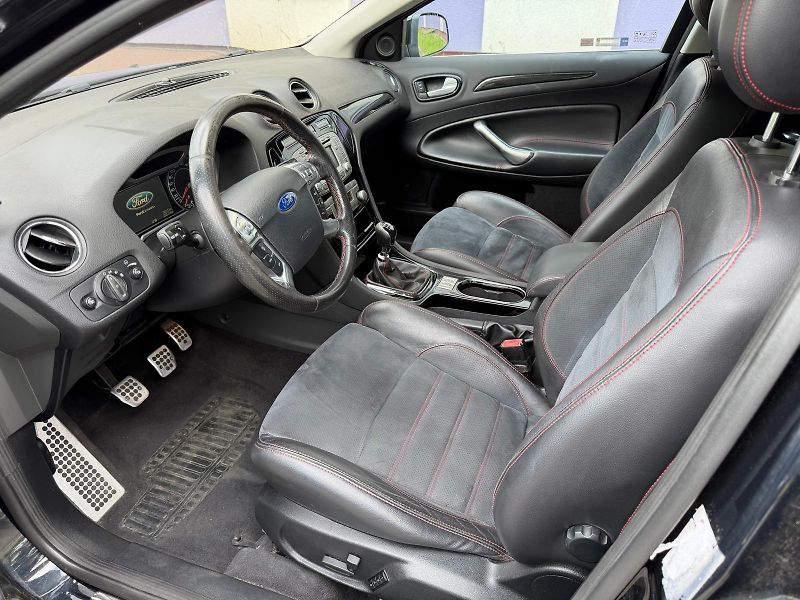 Ford Mondeo 2,2 TDCi /129kW/ + sada pneu  - fotka 8 z 19