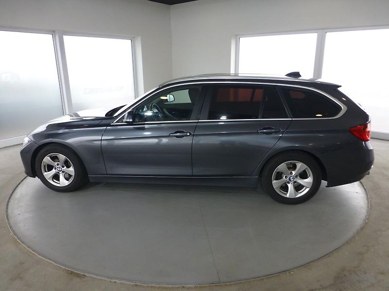 BMW Řada 3 (2013) 2,0D-120KW*NAVI*VYHŘ.SED*XENON - fotka 9 z 28